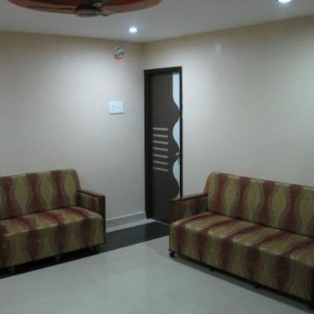 Dwaraka Inn Hyderabad Exterior foto