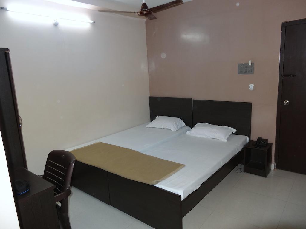 Dwaraka Inn Hyderabad Zimmer foto