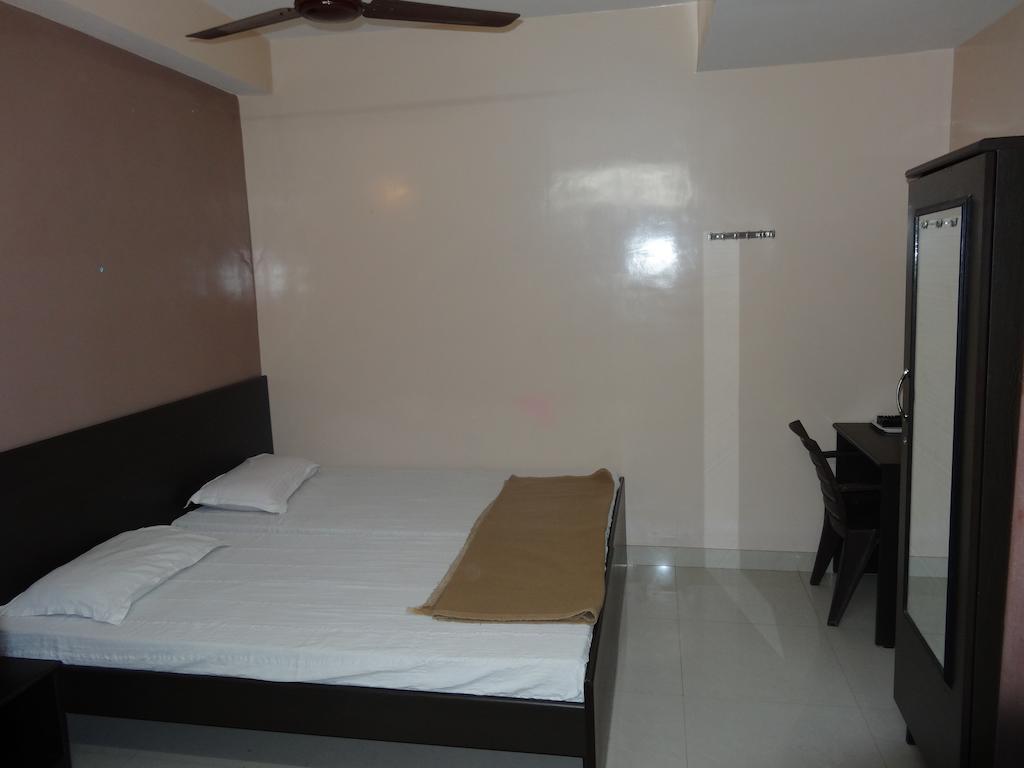Dwaraka Inn Hyderabad Zimmer foto